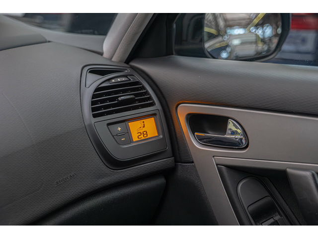 Citroen C4 Picasso 1.6i/LPG/2x-Climatronik/10.100 Разход/Парктроник - автомобили, коли, обяви за нови и употребявани 10