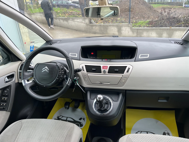 Citroen C4 Picasso 1.8 - автомобили, коли, обяви за нови и употребявани 9