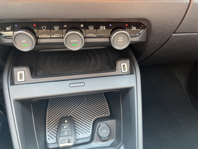 Citroen C4X - автомобили, коли, обяви за нови и употребявани 8