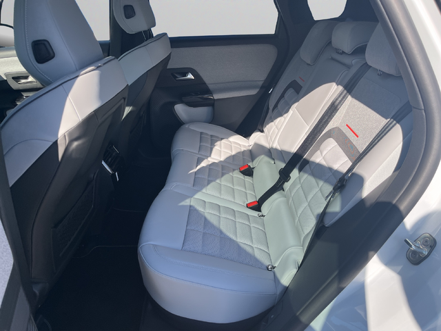 Citroen C5 AIRCROSS MAX Plug-in Hybrid 225 Automatic E6 - автомобили, коли, обяви за нови и употребявани 9