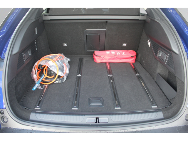 Citroen C5X FEEL PACK Hybrid 225 e-EAT8 E6 - автомобили, коли, обяви за нови и употребявани 6