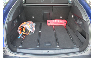 Citroen C5X FEEL PACK Hybrid 225 e-EAT8 E6 - автомобили, коли, обяви за нови и употребявани 7