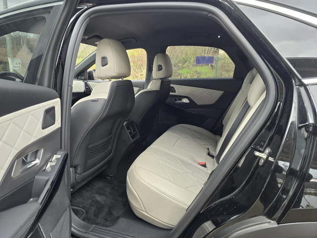 Citroen DS 7 Crossback Plugin Hybrid - 300к.с. - 4Х4 - 75000КМ! - автомобили, коли, обяви за нови и употребявани 12