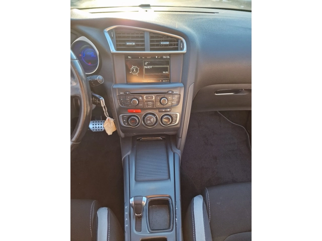 Citroen DS4 1.6 BENZ - автомобили, коли, обяви за нови и употребявани 9
