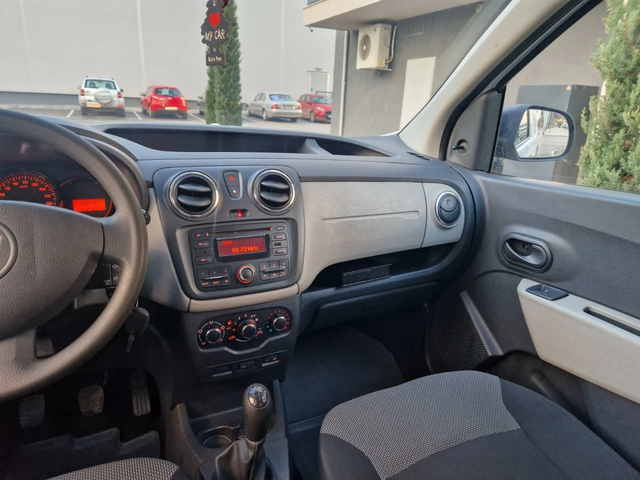 Dacia Dokker 1.5 / 90 к. с. - автомобили, коли, обяви за нови и употребявани 9