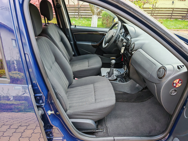 Dacia Duster ===1.5DCI-4x4=== - автомобили, коли, обяви за нови и употребявани 8