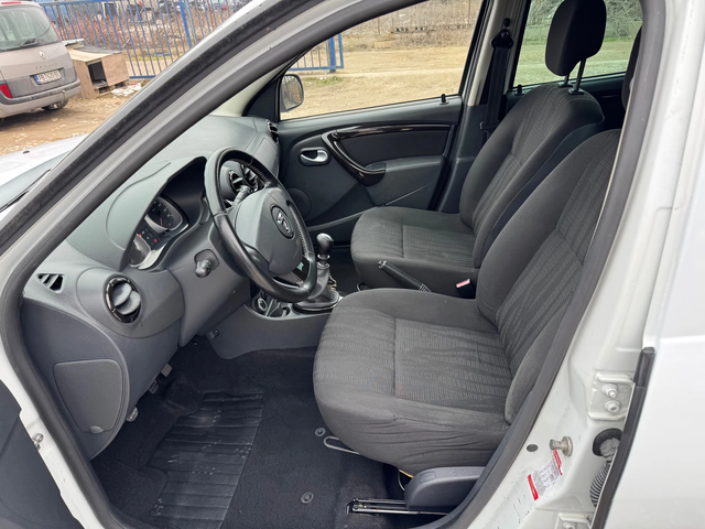 Dacia Duster 1.5DCI-4X4 - автомобили, коли, обяви за нови и употребявани 11