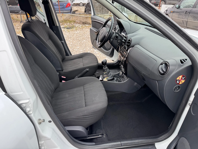 Dacia Duster 1.5DCI-4X4 - автомобили, коли, обяви за нови и употребявани 13