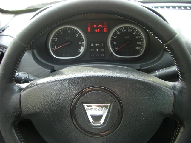 Dacia Duster 1.6i GPL - автомобили, коли, обяви за нови и употребявани 10