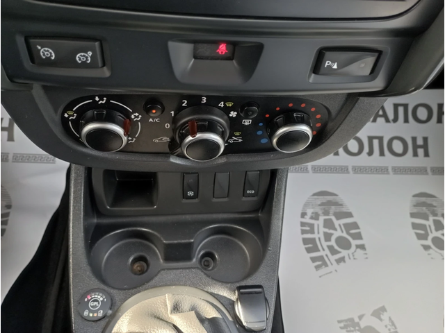 Dacia Duster 1.6 ГАЗ, Навигация, Италия - автомобили, коли, обяви за нови и употребявани 10