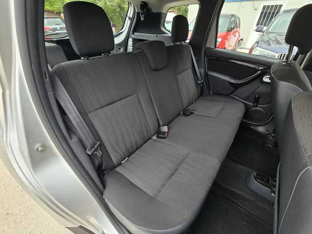 Dacia Duster 1.5d 110к.с 4x4 - автомобили, коли, обяви за нови и употребявани 13