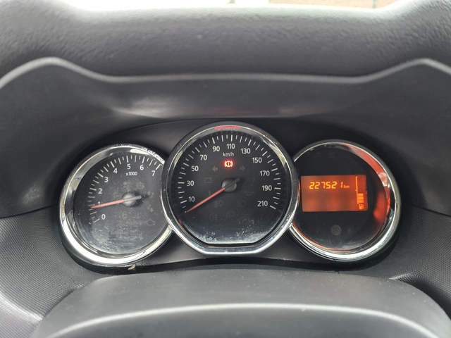 Dacia Duster 1.5dci 110к.с Топ състояние - автомобили, коли, обяви за нови и употребявани 16