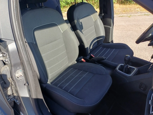 Dacia Jogger 1.0 i GPL - автомобили, коли, обяви за нови и употребявани 12