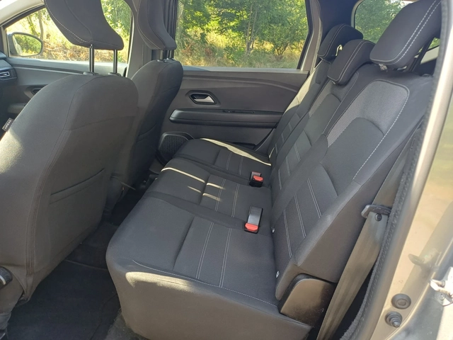 Dacia Jogger 1.0 i GPL - автомобили, коли, обяви за нови и употребявани 9