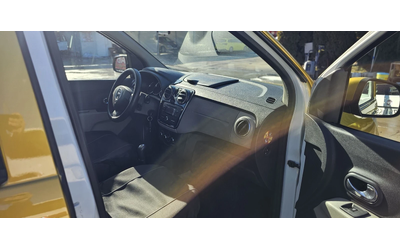 Dacia Lodgy 1.6i+ ЗаводскиГазИнж.-Подготвена за такси* Навигац - автомобили, коли, обяви за нови и употребявани 15