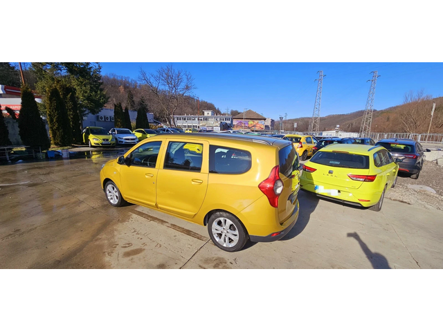 Dacia Lodgy 1.6i+ ЗаводскиГазИнж.-Подготвена за такси* Навигац - автомобили, коли, обяви за нови и употребявани 2