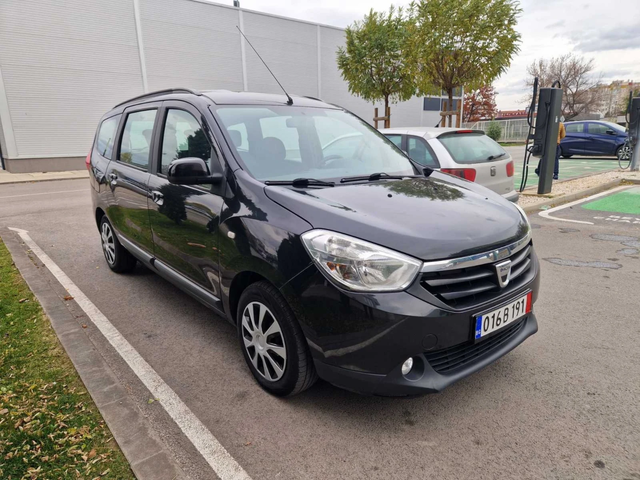Dacia Lodgy 1.5 / 90 к. с. НАВИГАЦИЯ - автомобили, коли, обяви за нови и употребявани 1