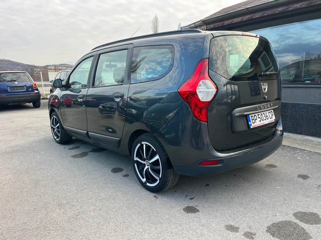 Dacia Lodgy 1.6i Euro 6B - автомобили, коли, обяви за нови и употребявани 5
