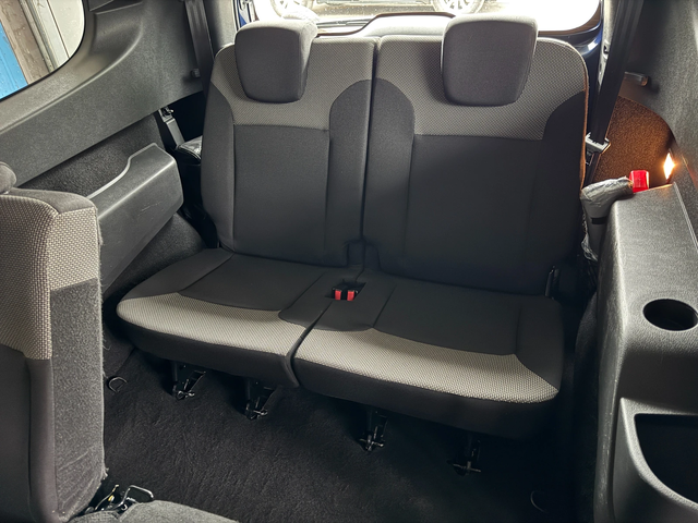 Dacia Lodgy 1.6i* 7местна* С ПЪЛНА ИСТОРИЯ В DACIA - автомобили, коли, обяви за нови и употребявани 10