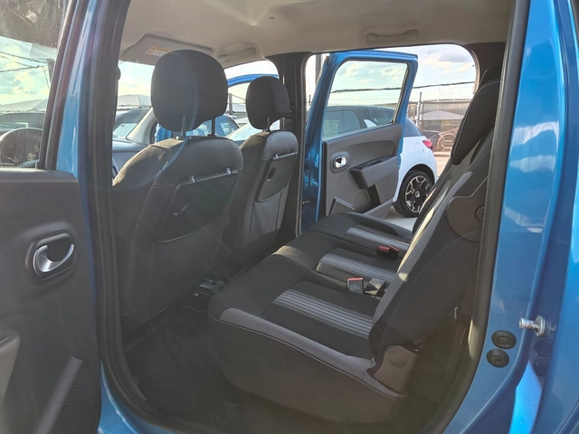 Dacia Lodgy STEPWAY 1.2 TCE-116к.с EURO 6-НАВИГАЦИЯ-ШВЕЙЦАРИЯ - автомобили, коли, обяви за нови и употребявани 13