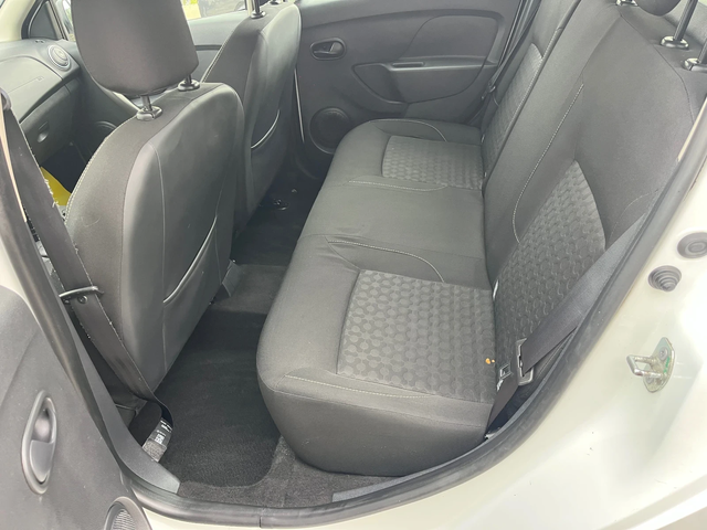 Dacia Logan 1.5 навигация - автомобили, коли, обяви за нови и употребявани 12