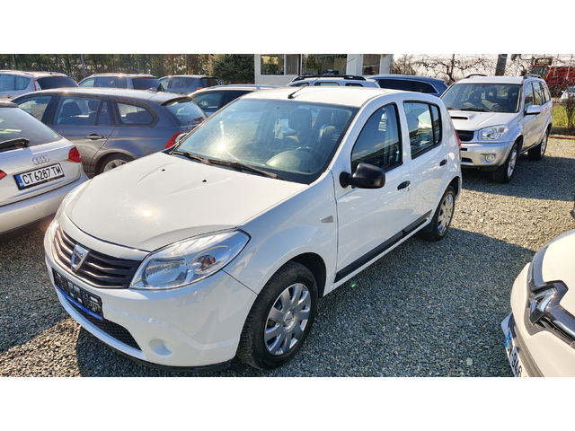 Dacia Sandero 1.2I - автомобили, коли, обяви за нови и употребявани 0