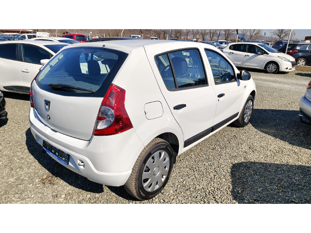 Dacia Sandero 1.2I - автомобили, коли, обяви за нови и употребявани 3
