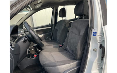 Dacia Sandero 1.4 - автомобили, коли, обяви за нови и употребявани 10