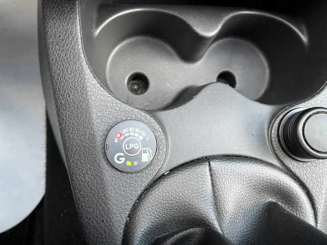 Dacia Sandero TCE 100 k.c + ГАЗ - автомобили, коли, обяви за нови и употребявани 12