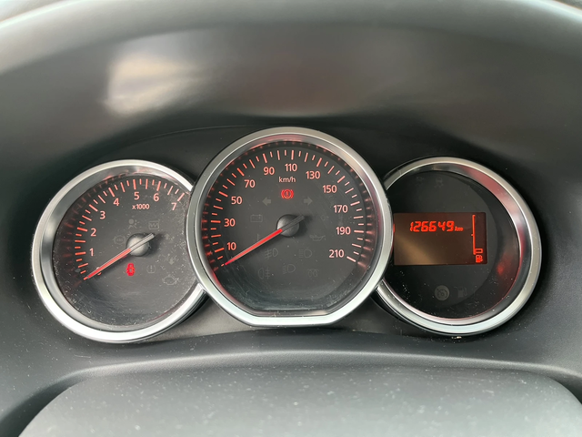 Dacia Sandero TCE 100 k.c + ГАЗ - автомобили, коли, обяви за нови и употребявани 14