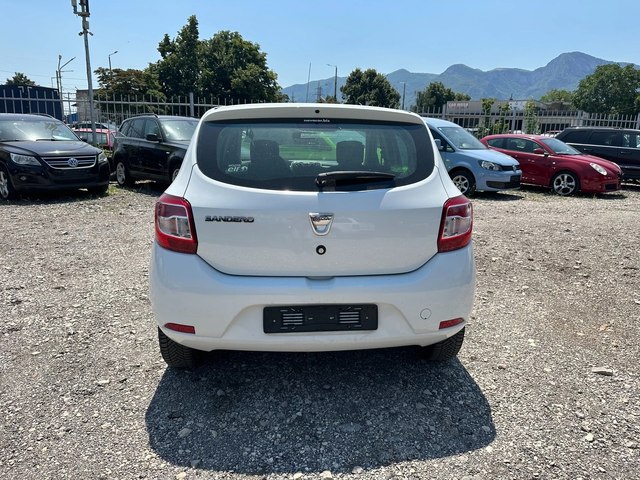 Dacia Sandero 1.5dci 75kc KLIMA ITALIA - автомобили, коли, обяви за нови и употребявани 3