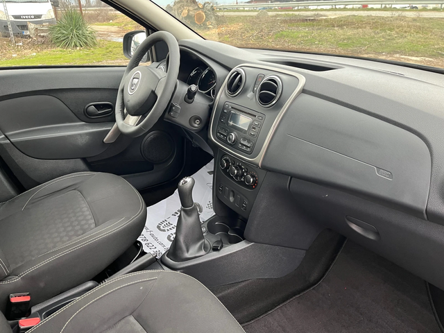 Dacia Sandero 0.9i-90-GAS-ITALIA - автомобили, коли, обяви за нови и употребявани 4