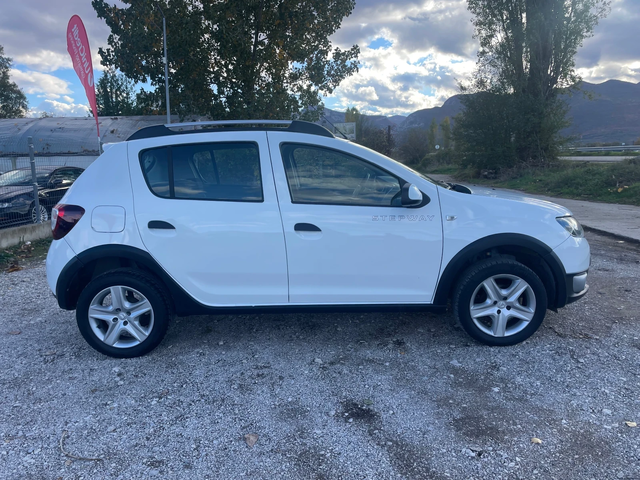 Dacia Sandero STEPWAY-0.9TCE-90-ITALIA - автомобили, коли, обяви за нови и употребявани 3