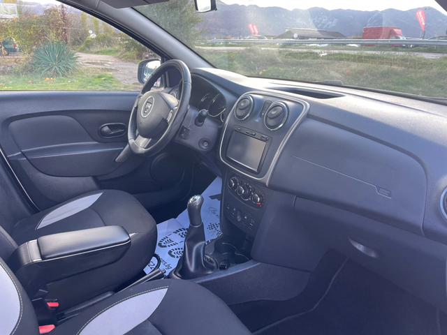 Dacia Sandero STEPWAY-0.9TCE-90-ITALIA - автомобили, коли, обяви за нови и употребявани 4
