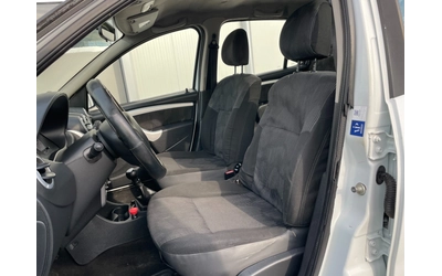 Dacia Sandero 1.4 - автомобили, коли, обяви за нови и употребявани 10