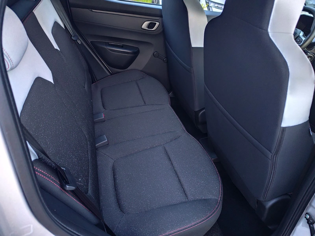 Dacia Spring Expression - автомобили, коли, обяви за нови и употребявани 12