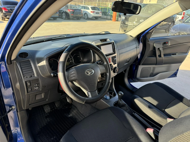 Daihatsu Terios 1, 5 ГАЗ - автомобили, коли, обяви за нови и употребявани 8
