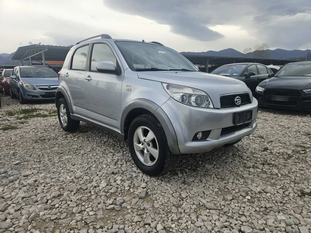 Daihatsu Terios 1.5* фабрична газ * - автомобили, коли, обяви за нови и употребявани 2