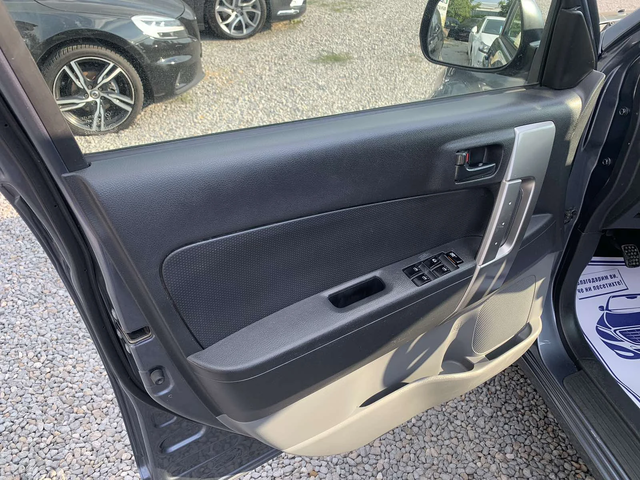 Daihatsu Terios Daihatsu Terios 1.5i/4x4/105k.c - автомобили, коли, обяви за нови и употребявани 13