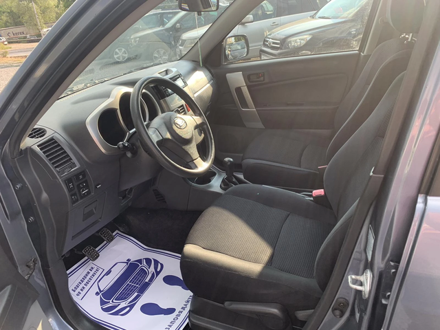 Daihatsu Terios Daihatsu Terios 1.5i/4x4/105k.c - автомобили, коли, обяви за нови и употребявани 9