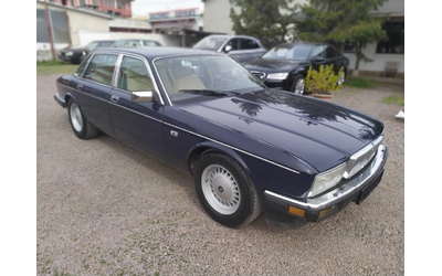 Daimler Six 3.6 Six, 202 к.с - автомобили, коли, обяви за нови и употребявани 7