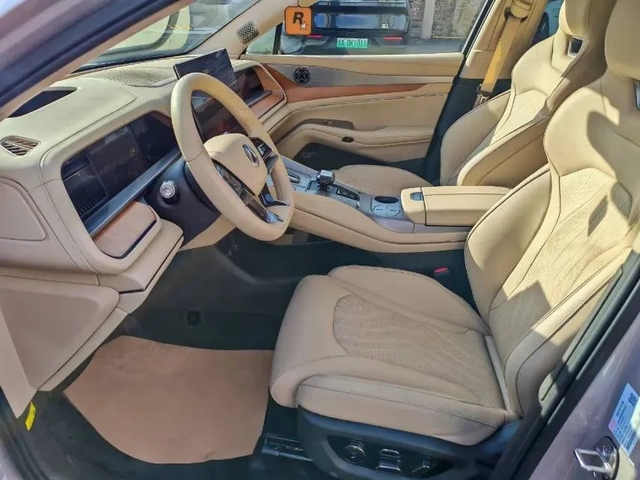   BEV 91.3 kWh AWD - автомобили, коли, обяви за нови и употребявани 7