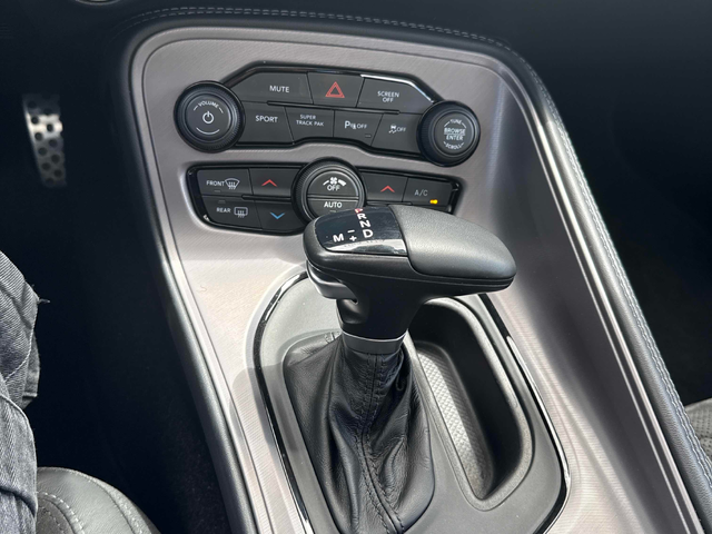 Dodge Challenger 3.6L 6cyl AWD - автомобили, коли, обяви за нови и употребявани 12