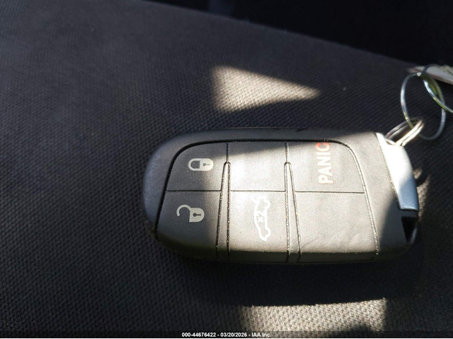 Dodge Challenger 3.6L V-6 DOHC, VVT, 303HP Rear Wheel Drive - автомобили, коли, обяви за нови и употребявани 10