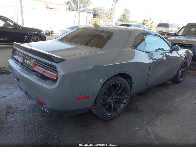 Dodge Challenger 3.6L V-6 DOHC, VVT, 305HP Rear Wheel Drive - автомобили, коли, обяви за нови и употребявани 3