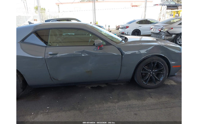 Dodge Challenger 3.6L V-6 DOHC, VVT, 305HP Rear Wheel Drive - автомобили, коли, обяви за нови и употребявани 5