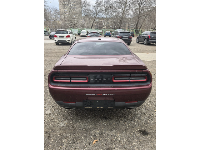 Dodge Challenger - автомобили, коли, обяви за нови и употребявани 4