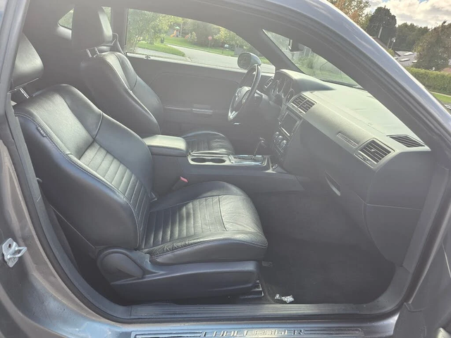 Dodge Challenger SXT Plus RWD - автомобили, коли, обяви за нови и употребявани 11