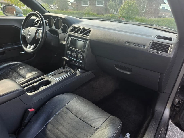 Dodge Challenger SXT Plus RWD - автомобили, коли, обяви за нови и употребявани 12