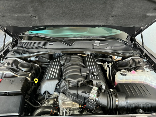 Dodge Challenger 6.4L R/T - автомобили, коли, обяви за нови и употребявани 15